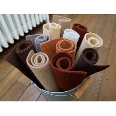 Coupon of chestnut wool felt 50 x 75 cm