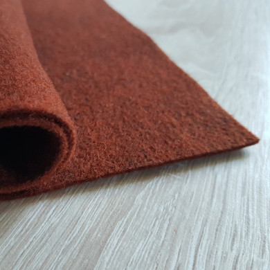 Coupon of chestnut wool felt 50 x 75 cm