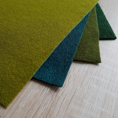 Coupon de feutre de laine vert olive 50 x 75 cm